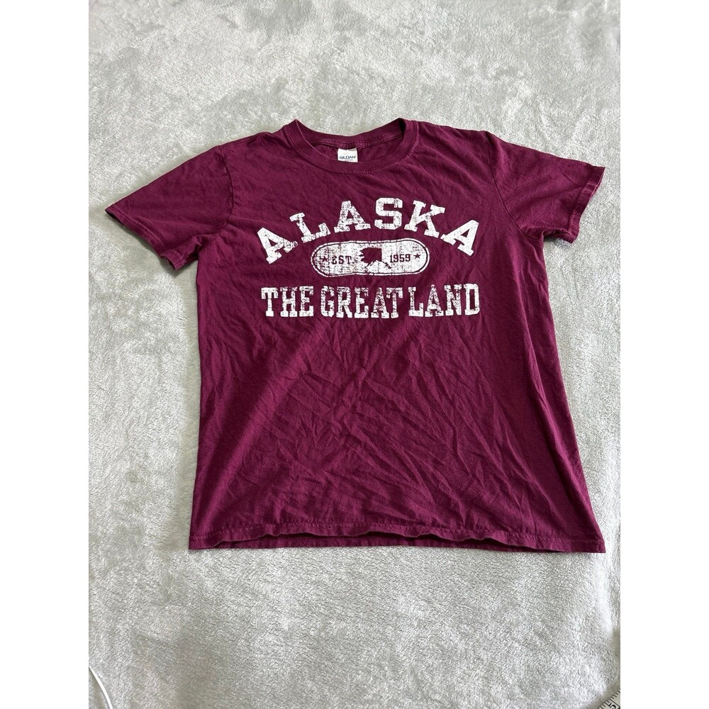 Womens graphic tee tshirt crewneck 100% cotton Alaska Y2K 2000s burgundy white